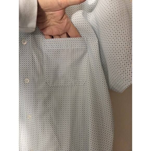 Mizzen Main White Blue Geo SS ShirtMens M Performance Collared Button Up Lightw - Picture 5 of 8